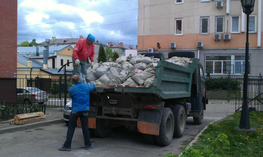 Вывоз строительного мусора в Верхней Пышме от 1642 руб. – ПроМусор