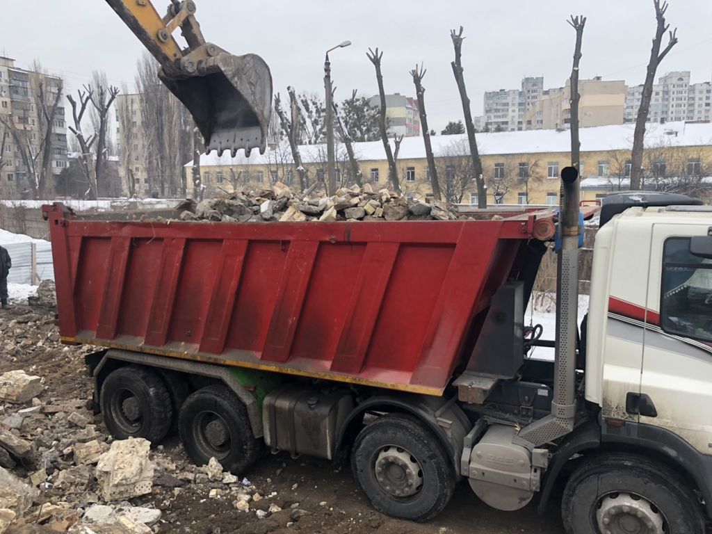 Вывоз мусора Камазом в Верхней Пышме в октябре