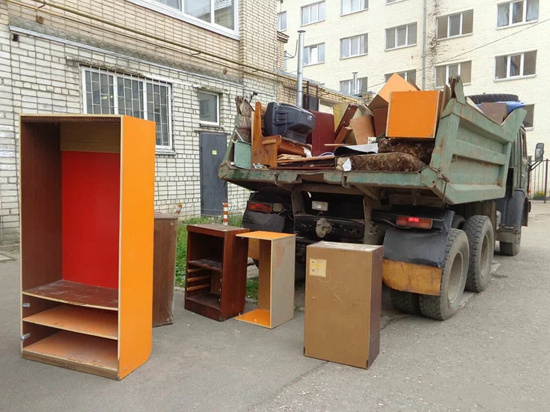Вывоз шкафа в Верхней Пышме от ПроМусор — недорого, демонтаж, утилизация, вывоз из квартиры от 872 руб