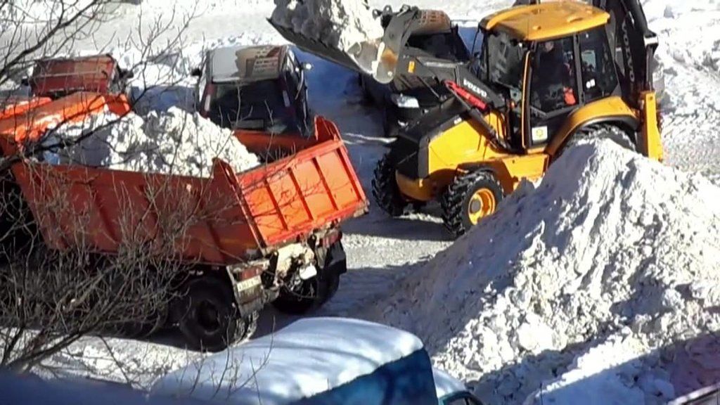 Вывоз снега с погрузкой в Верхней Пышме для организаций и частных лиц в октябре
