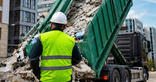 Вывоз строительного мусора в Верхней Пышме: услуги лицензированной компании — ПроМусор